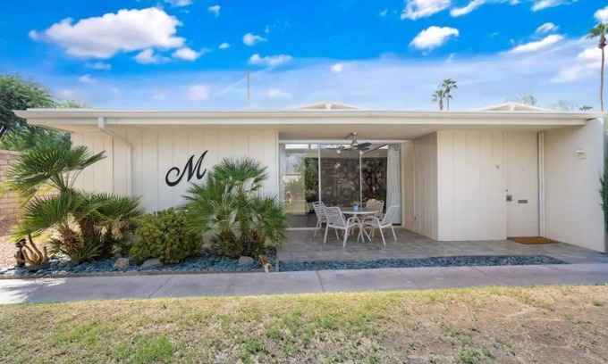 Palm Desert House | Mid Century Modern Palm Desert - Close to El Paseo