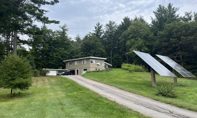 Williamstown House | Mid Century Modern home with distant views of Mount Greylock Summit.