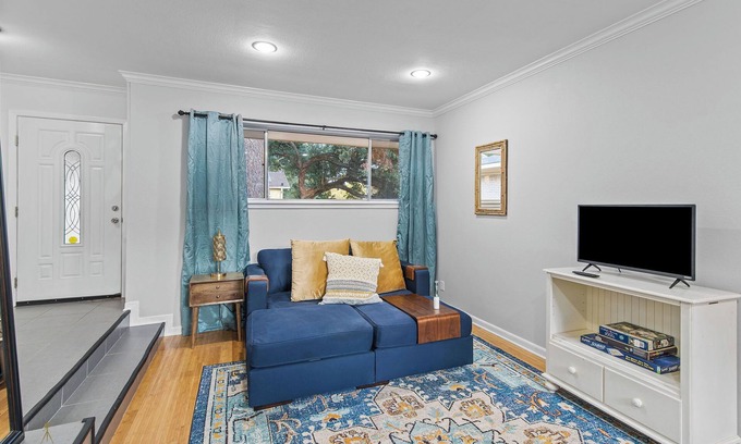 Broadmoor House | Mid-Century Modern Vibes