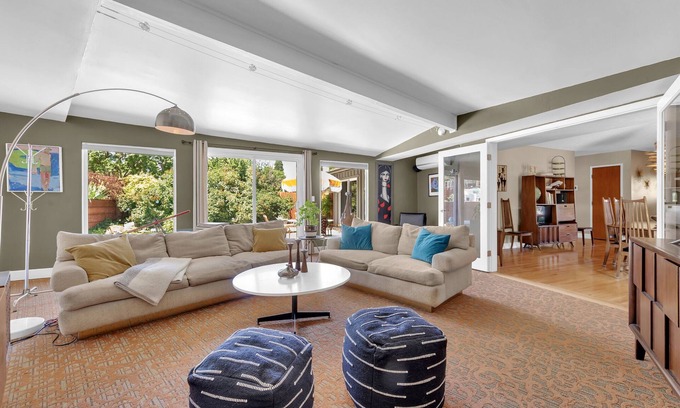 Reno House | Mid-century ranch style charmer with pool in the heart of SW Reno