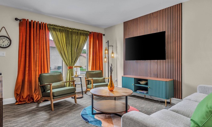 Indio Condo | mid-century style Getaway in Gated Golf Resort-Near Coachella and Polo Ground
