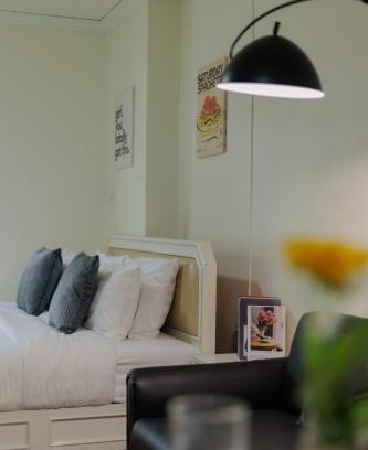 Huay Kaew Apartment | Mid century style near Nimman and Maya