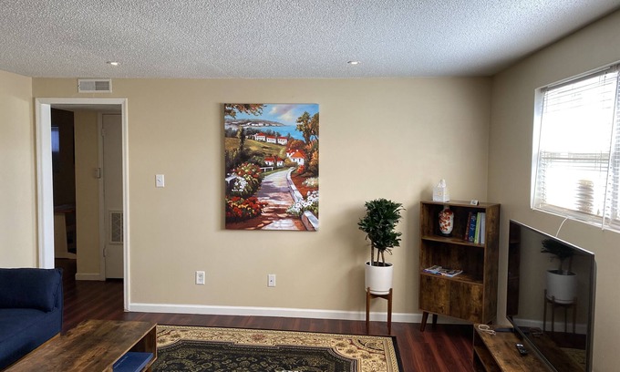 Lawrence Apartment | Mid Century Style @ Mid Century Pricing💎