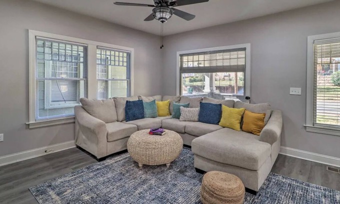 West End House | MID CENTURY STYLED HOME - 9 MINUTES FROM MIDTOWN ATLANTA