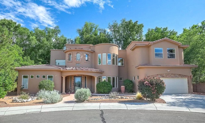 Albuquerque Villa | Mid-century villa in Albuquerque