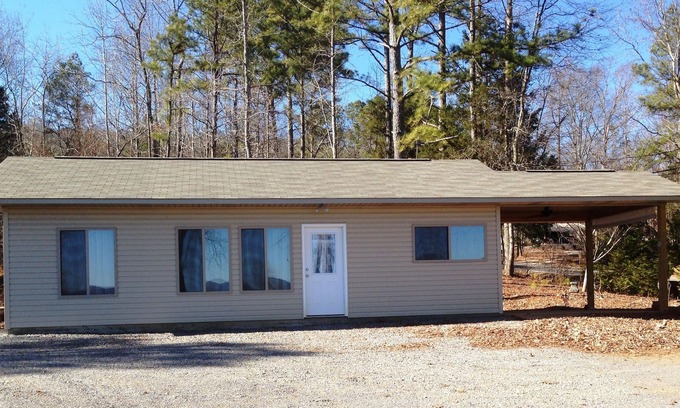 Groveoak Cabin | Mid-Lake Cozy Cottage w/lake and mountain views! Covered Boat Port w/Power.