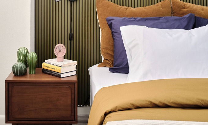 St. Edwards Apartment | Midcentury Couples Designer Loft - Casa Tuya