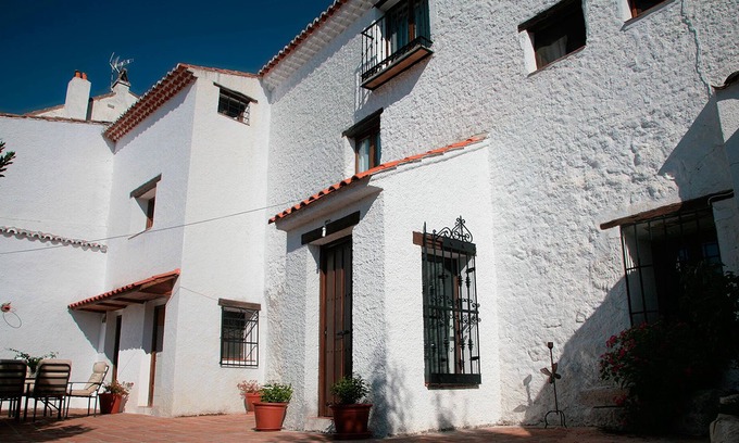 Olmeda de las Fuentes Cottage | middle house rural house