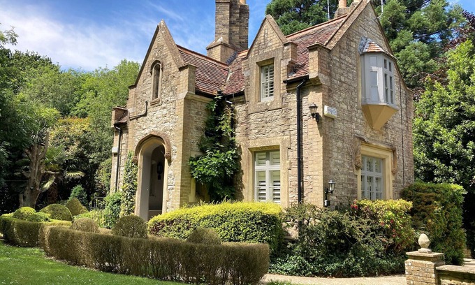 Ryde Ski Chalet | Middle Lodge