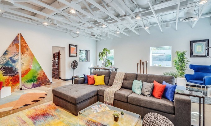 Arts District House | Middle of OLD TOWN and Across the street from the Famous Valley HO Hotel