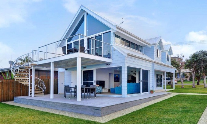 Lake Cathie House | Middlerock Beach House