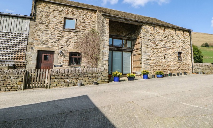 Peak District Cottage | MIDFEATHER COTTAGE, family friendly, with a garden in Edale