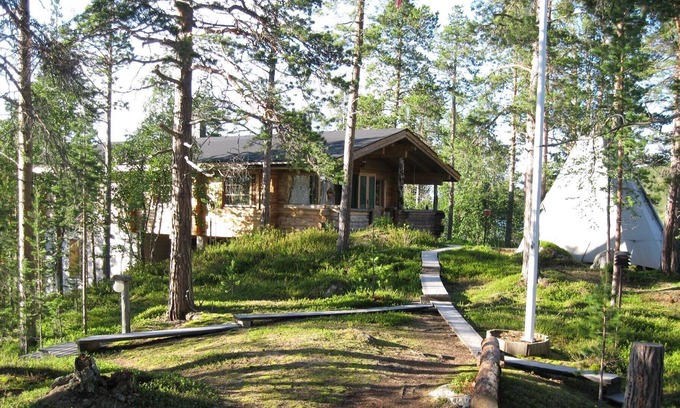 Inari Cabin | Midnight sun in Finnish Lapland