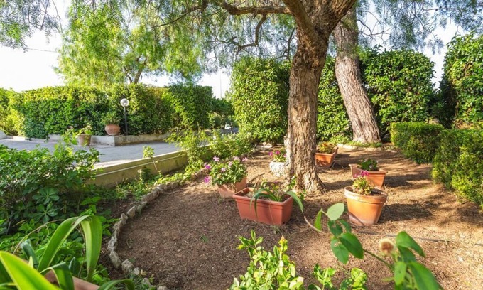 Maglie House | Midori-An 緑庵-The Garden House with large garden for you and your pets