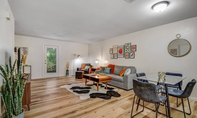 Medical Center District House | Midterm Getaway Summa