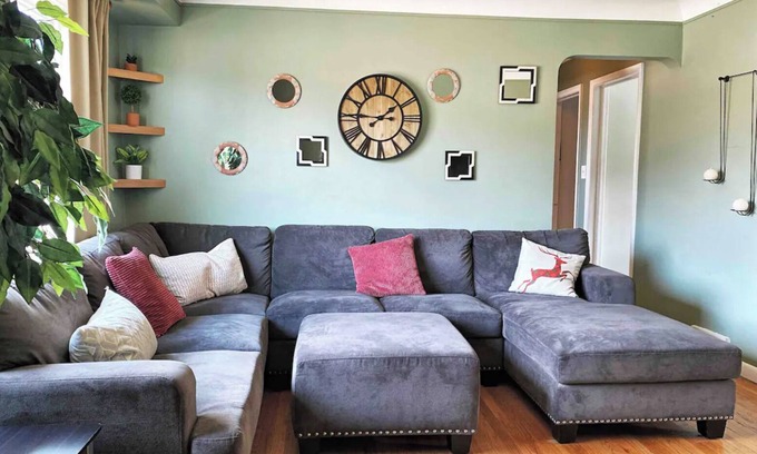 Ferndale House | Midterm Rental-BizTravelers-Families