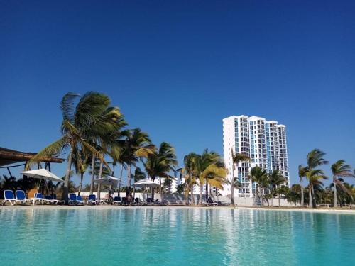 Playa Blanca Apartment | Midtown Apto in Town Center