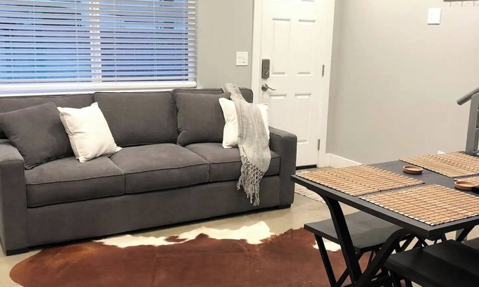 Boulevard Park House | Midtown Charm: Loft & Private Parking—Perfect Spot