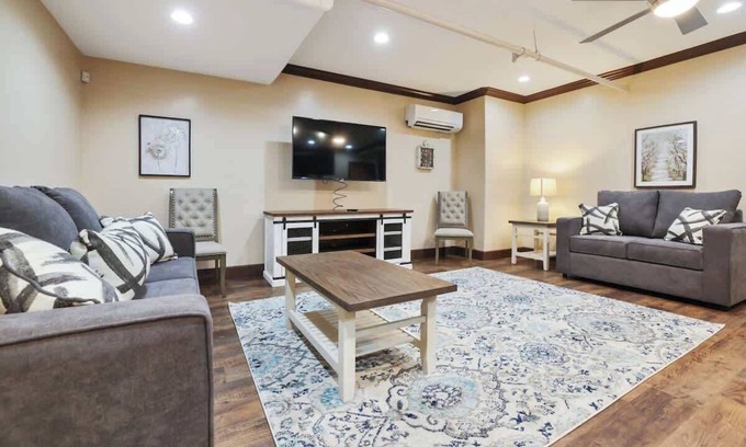 Visalia Apartment | Midtown Loft 201 on Main St DT Visalia