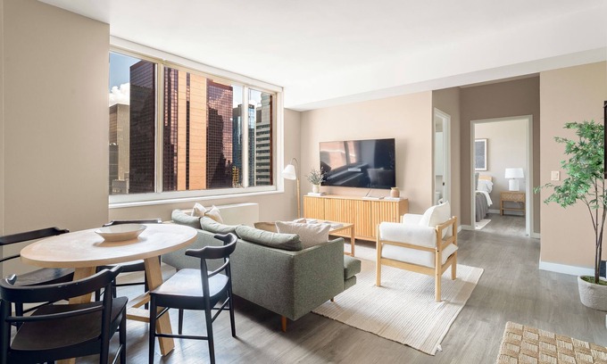 Midtown West Apartment | Midtown Manhattan apartment with 2BR 2BTH steps to Times Square