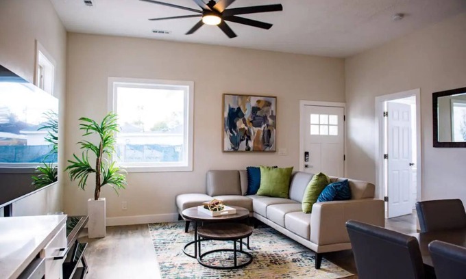 Midvale House | Midvale Manor - New Remodel - Off Street Parking.