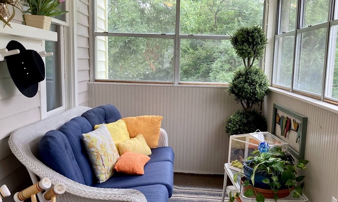 Washington Cottage | Midwest cottage with a relaxing beachy atmosphere.