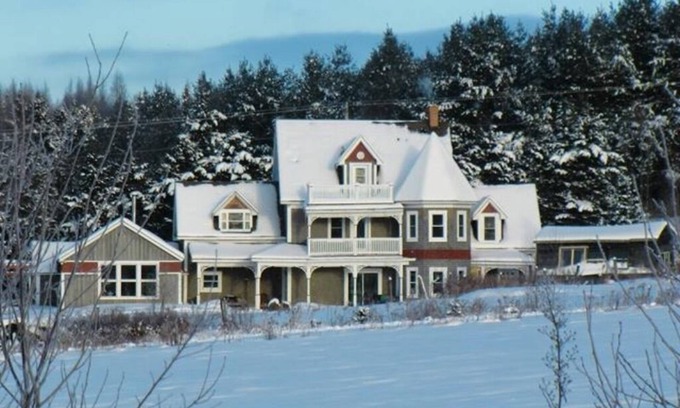 Saint-Joseph-de-Ham-Sud House | Miel et Terre-Chalet en nature pour jusqu'à 15 personnes