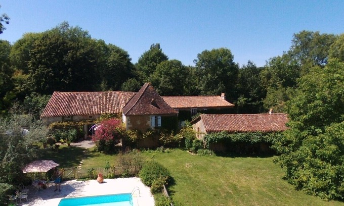 Saint-Amand-de-Vergt House | MIGAYX, large Perigourdine farmhouse with swimming pool between Périgueux and Bergerac.