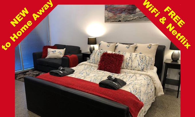 Alexandria Apartment | 'Mike's On Mac' - Trendy Inner City Accomodation
