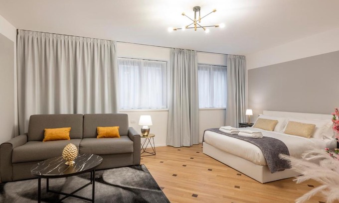 Scala Apartment | Milan Duomo Suites