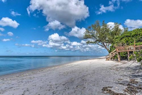 Englewood House | Miles of Beach - 4BR Private Beach Access Cottage