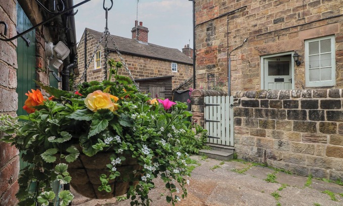 Milford Cottage | MILFORD COTTAGE, pet friendly, luxury holiday cottage in Duffield