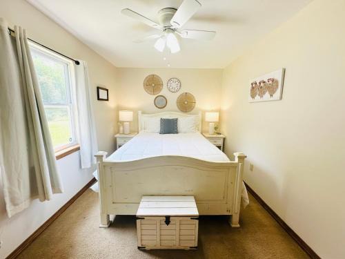 Pine Grove House | Milk Hand House. Peaceful 1 bedroom cabin