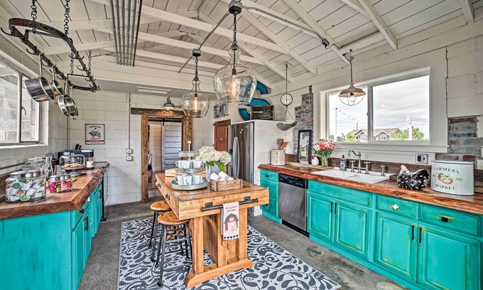 Everett Apartment | 'Milk Parlor' A Vintage-Chic Country Retreat