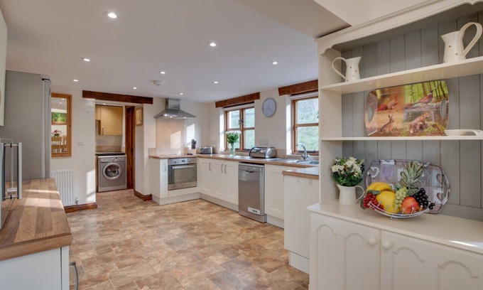 South Molton House | Mill Barn - Three Bedroom House, Sleeps 6