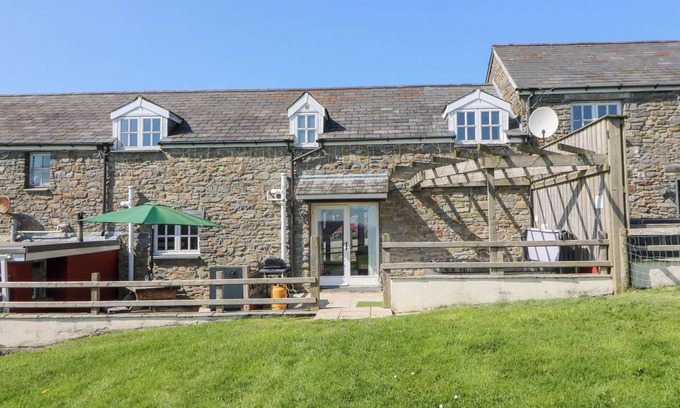 Felinfach Cottage | MILL COTTAGE, pet friendly, character holiday cottage in Aberaeron