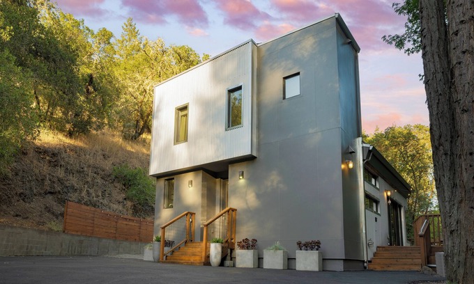 Healdsburg House | Mill Creek by AvantStay | Modern Design, Patio, Hot Tub