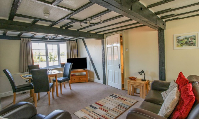 Nantwich Cottage | MILL END, pet friendly, with a garden in Wrenbury