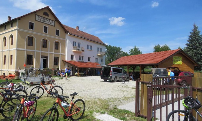 Razkrizje House | Mill House Apartment and Camping