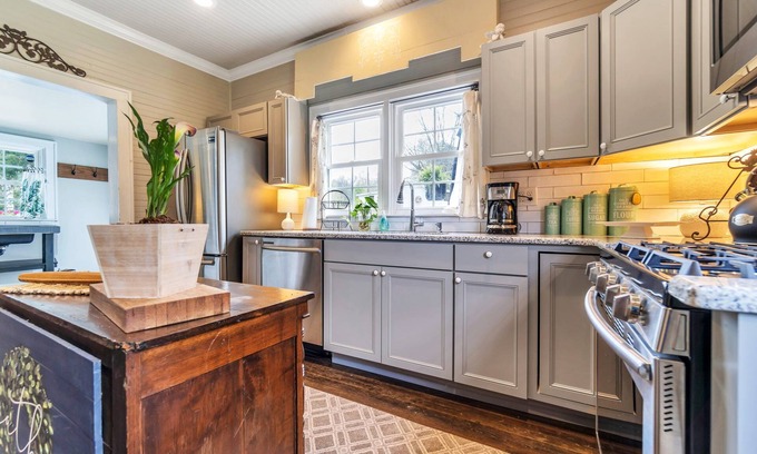 Southmont Cottage | Mill House Cottage in rural setting, come visit!