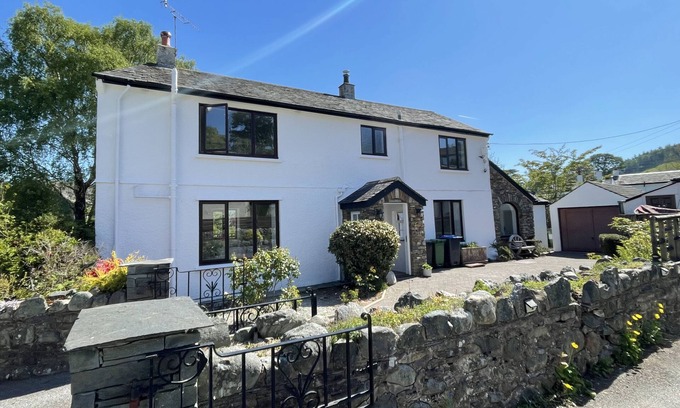 Braithwaite Cottage | Mill House - sleeps 6 guests in 3 bedrooms