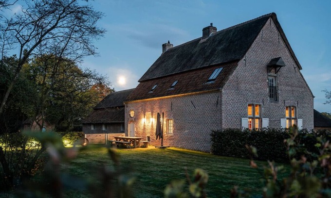Tongerlo House | Mill house: special vacation home on heritage estate in greenery