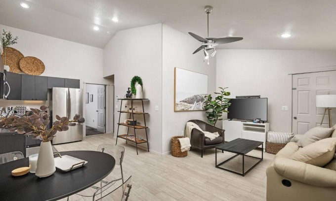 Mill Plain House | Mill Plain Retreat