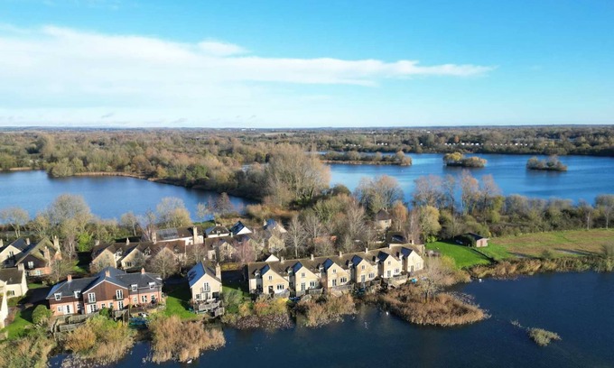 Cirencester House | Mill Village 66, Damsel Cottage (P)