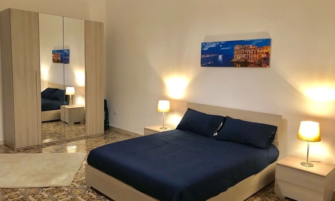 Vasto Apartment | Mille e una Napoli -Zone Stazione Centrale (ideal for groups) max 7 guests