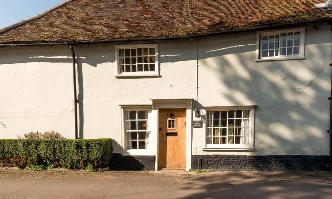 Saffron Walden House | Miller Cottage a luxury 1550's cottage in the Historic centre of Saffron Walden