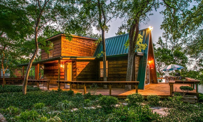 Lake Worth Cabin | Miller's Cozy Lakeside Cabin - Lake Worth!