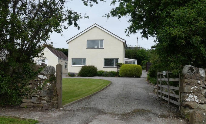 Rockcliffe Cottage | Millfield - a house that sleeps 5 guests in 3 bedrooms