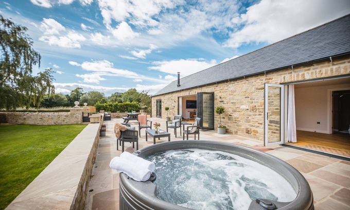Richmond Cottage | Millfield Barn - a cottage that sleeps 4 guests in 2 bedrooms