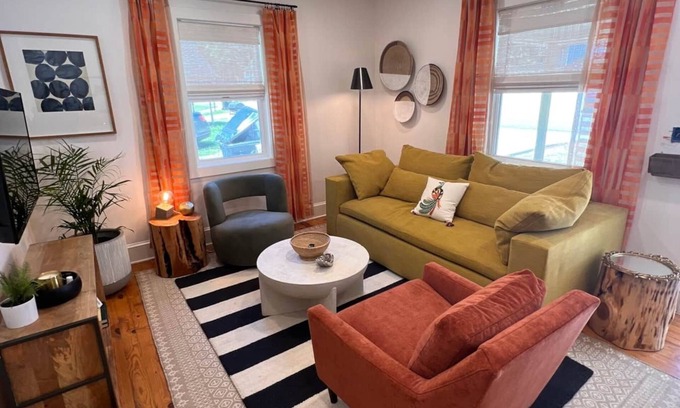 Jefferson House | Millhouse in Downtown Jefferson